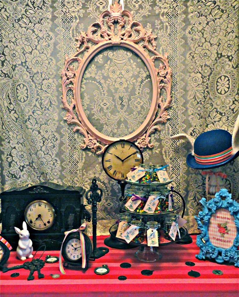 Mad-Hatter-table