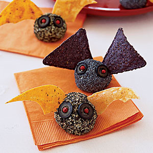 Bat Bites individual cheese ball appetizers for your Halloween Party
