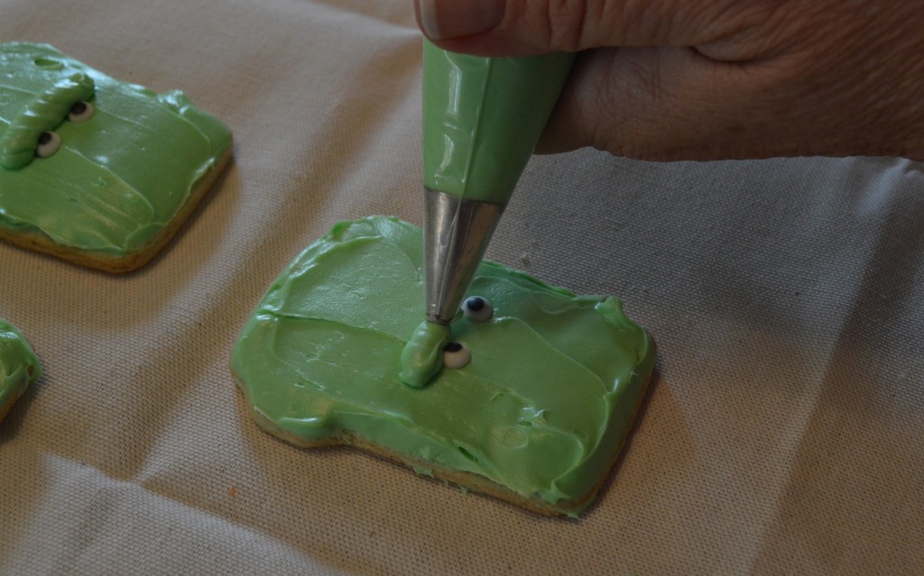 How to decorate a Frankenstein cookie