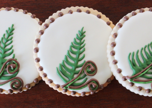 Decorated-Woodland-Fern-Sugar-Cookies