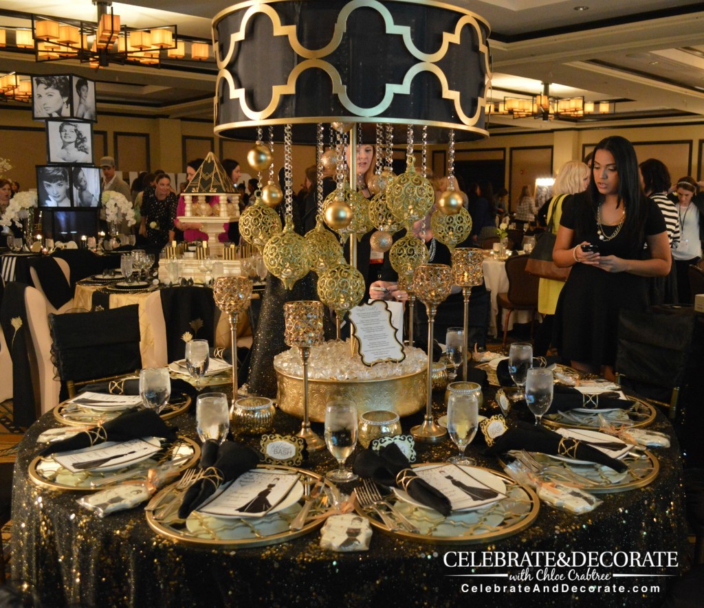 Stunning-black-and-gold-tablescape-at-BASHConf15