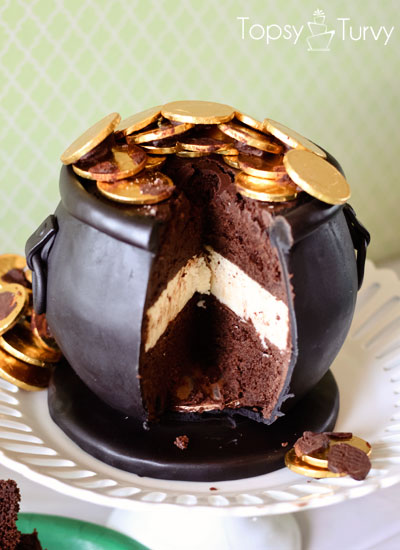 Saint Patrick's Day Cheescake Filled Pot of Gold