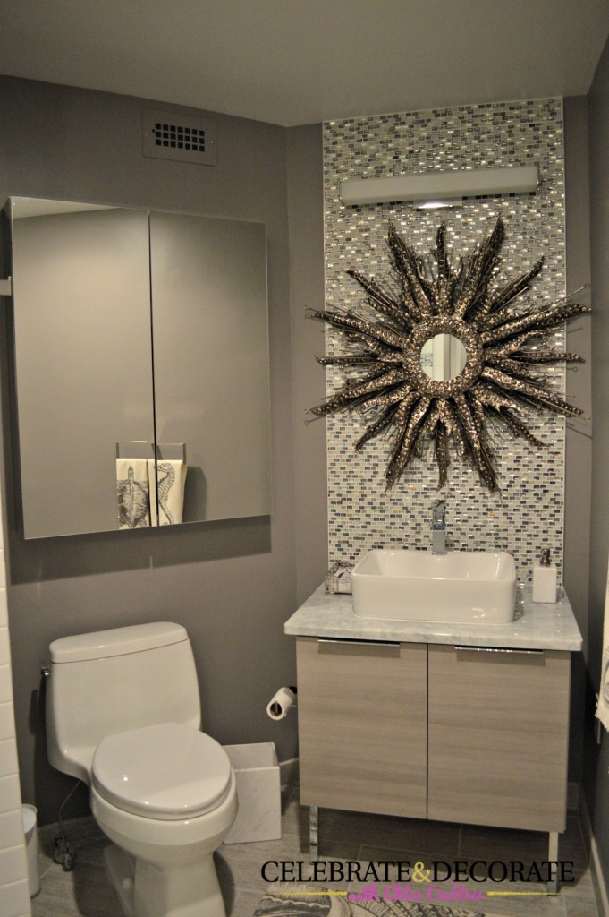 Modern-White-and-gray-bathroom
