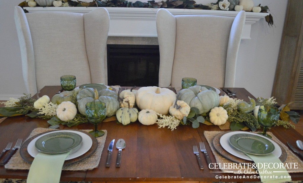 A Simple Thanksgiving Tablescape