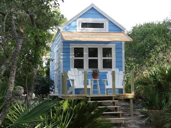 little-beach-cottage-on-wheels-by-signatour-tiny-houses-001