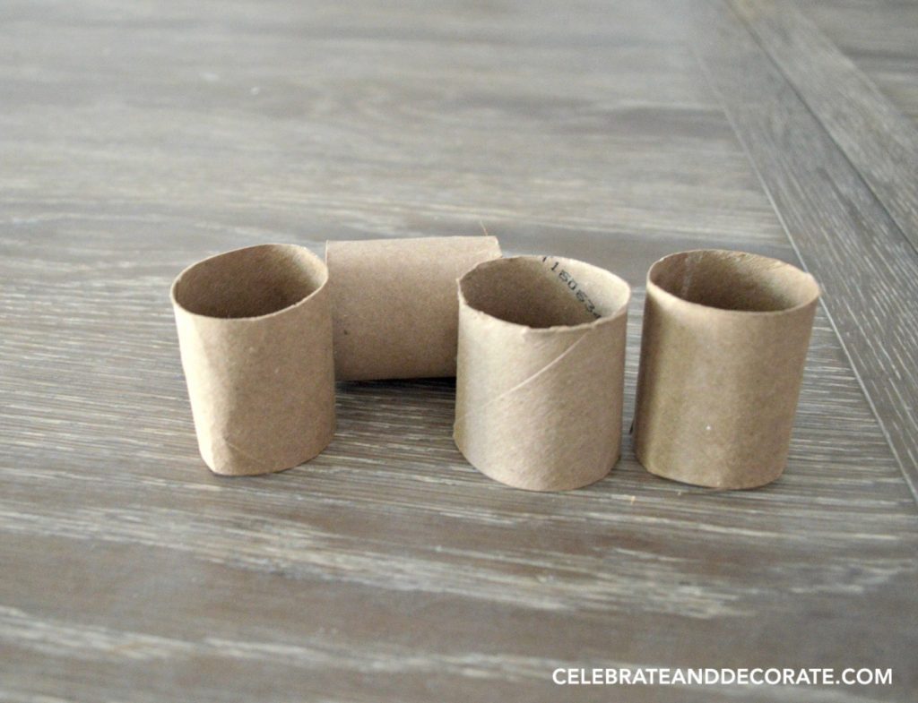 4 small cardboard tubes