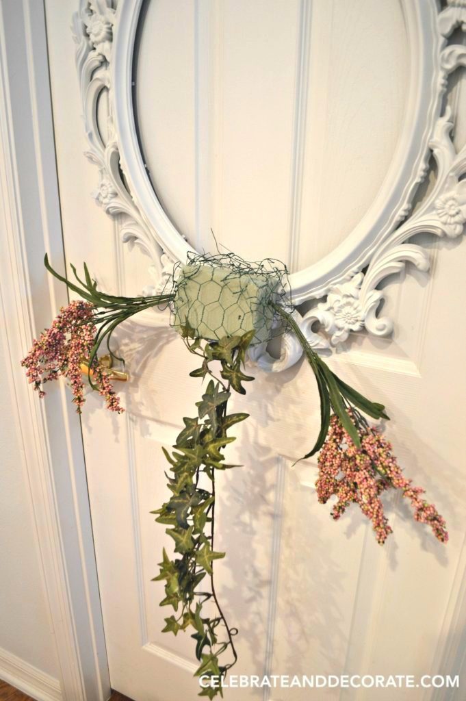 Using-a-picture-frame-for-a-door-wreath-681x1024