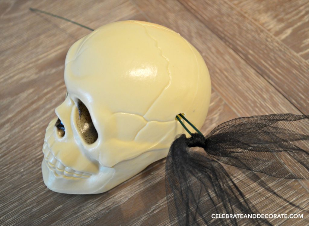 a-diy-skull-garland-for-halloween
