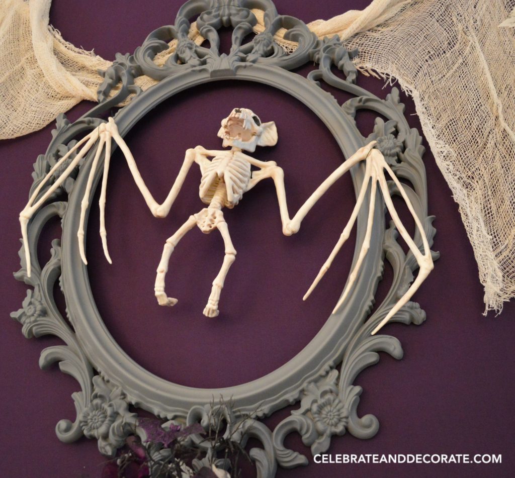 creepy-halloween-decorations-with-a-bat-skeleton