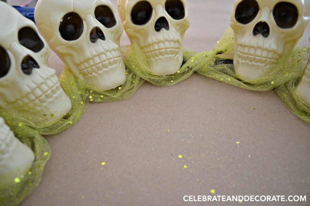 creepy-halloween-wreath-of-skulls