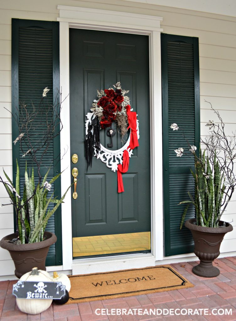 diy-halloween-wreath-with-a-halloween-entryway