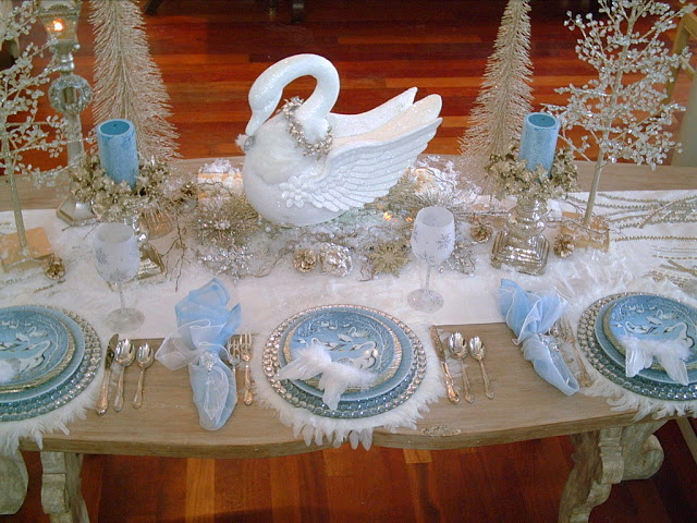 swan-tablescape-perfect