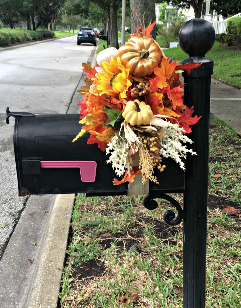 Decorate Your Mailbox for Fall with this simple DIY