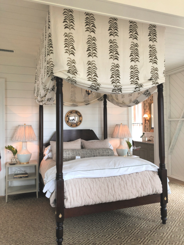 Classic four poster canopy bed