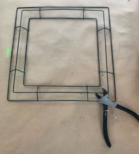 square wire wreath frame and a pair of wire cutters
