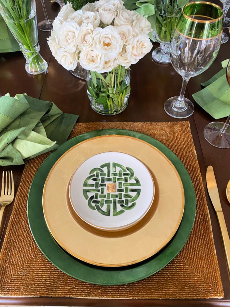 Place setting in green and gold for a St. Patrick's Day tablescape