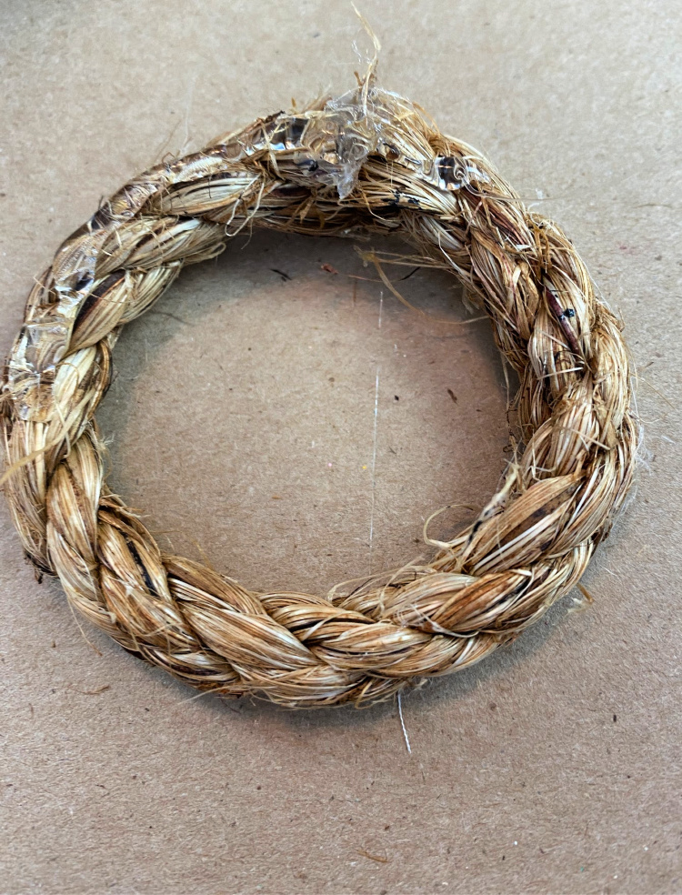 a piece of jute rope glued into a circle