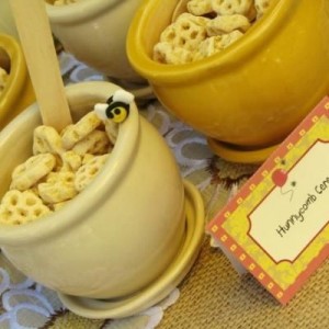 Honeycomb cereals in little honey pots