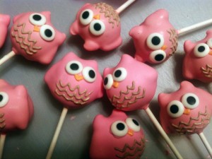 Owl cake pops for an owl themed party dessert