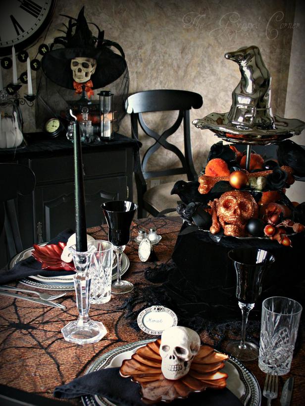 Spooky-Halloween-Table-Settings-and-Decorations-