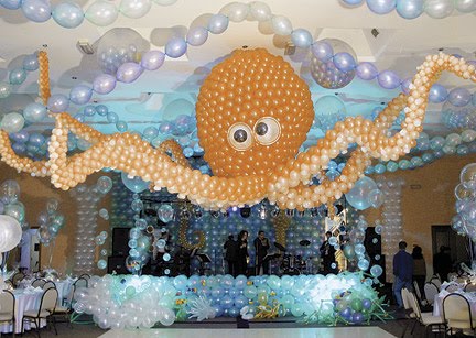 Incredible octopus balloon display for a benefit