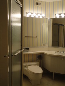 Mid-century modern bathroom