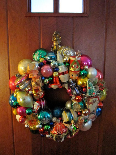 Retro Christmas Ornament Wreath