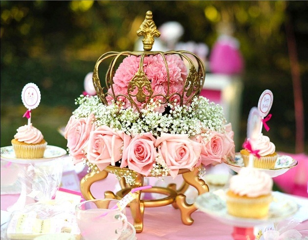 A Pink Princess Party centerpiece