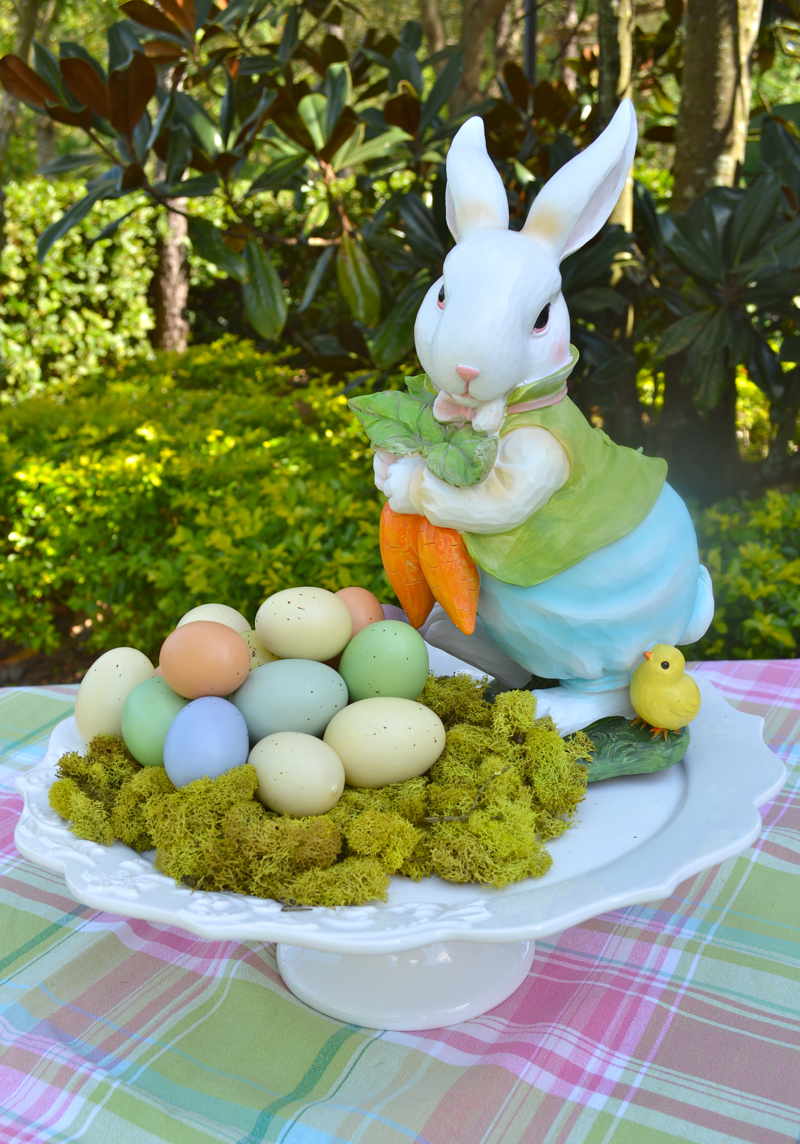 Chloe’s Celebrations ~ A Cute Easter Centerpiece