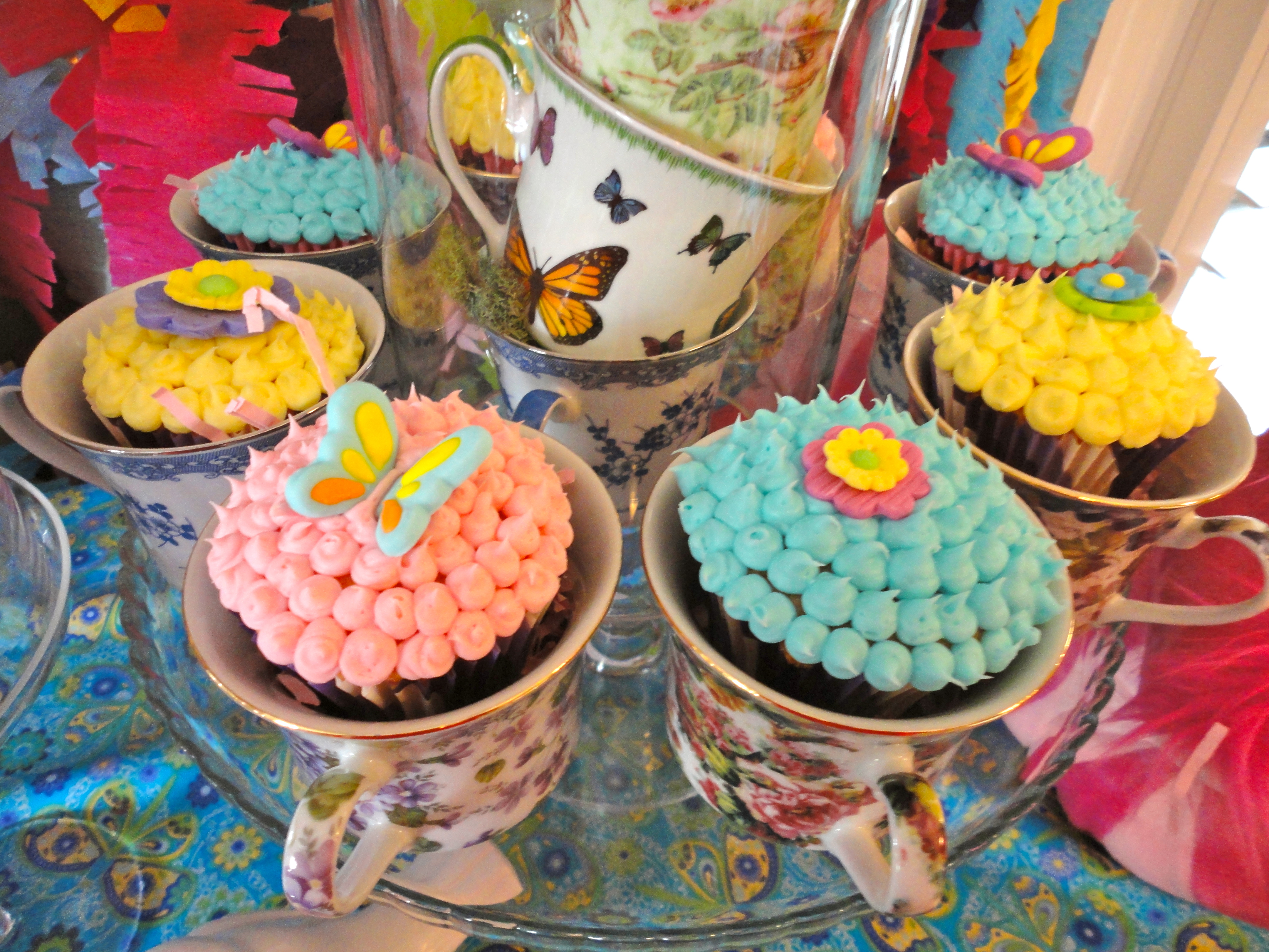 Alice in Wonderland Party Cupcakes in Teacups