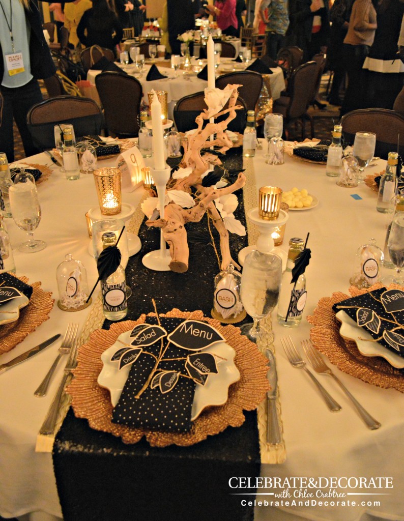 Gold-and-Black-Sparkle-tablescape