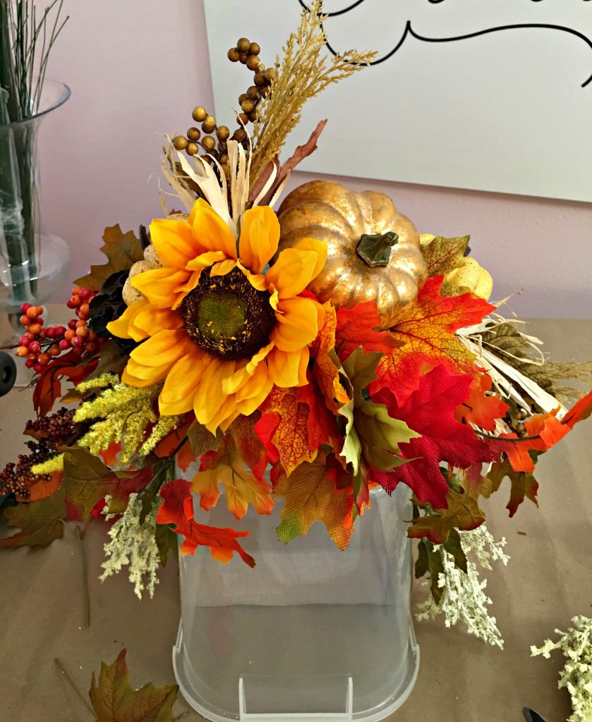Decorate Your Mailbox for Fall with this simple DIY