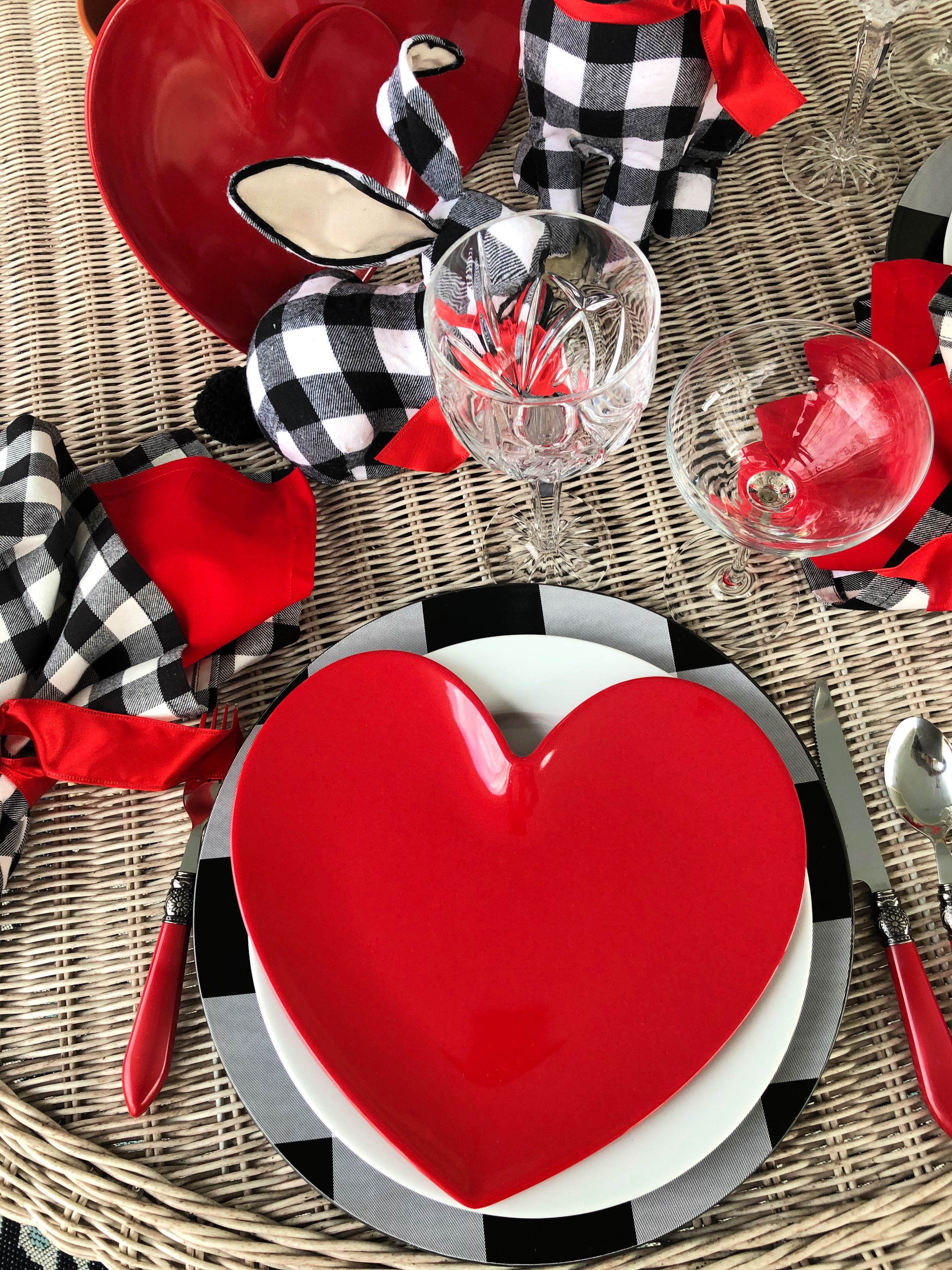 Valentine's Table for Two - Celebrate & Decorate