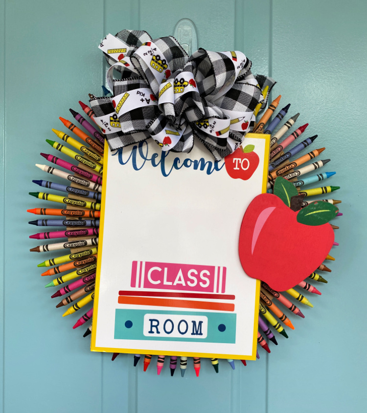 Make a Back to School Crayon Wreath!