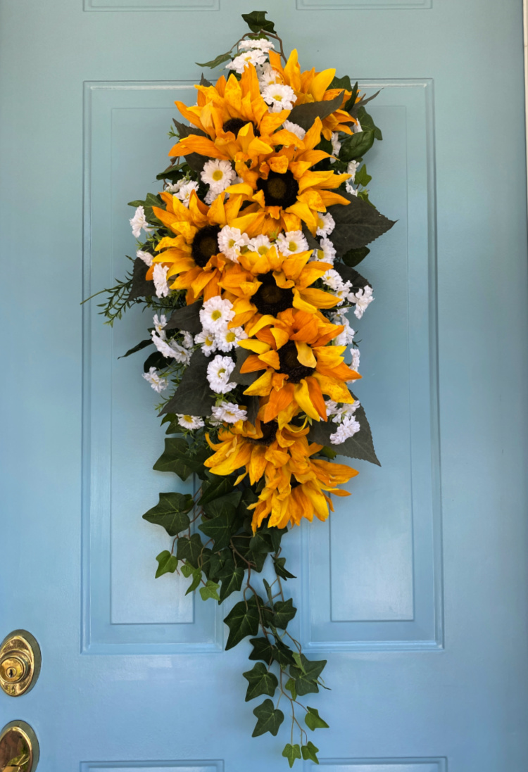Make a Sunflower Swag for Your Door
