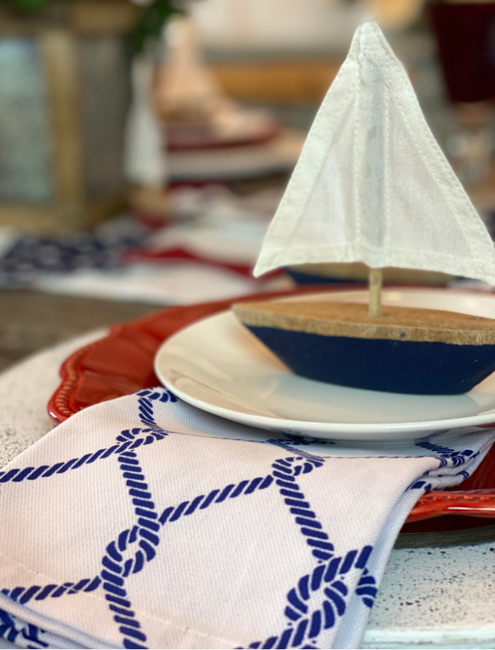 A Nautical Tablescape for the Fourth of July