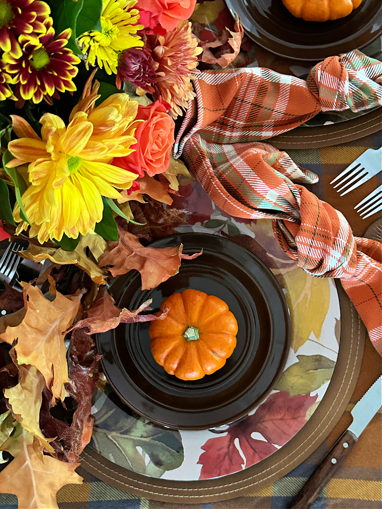 A Colorful Fall Tablescape