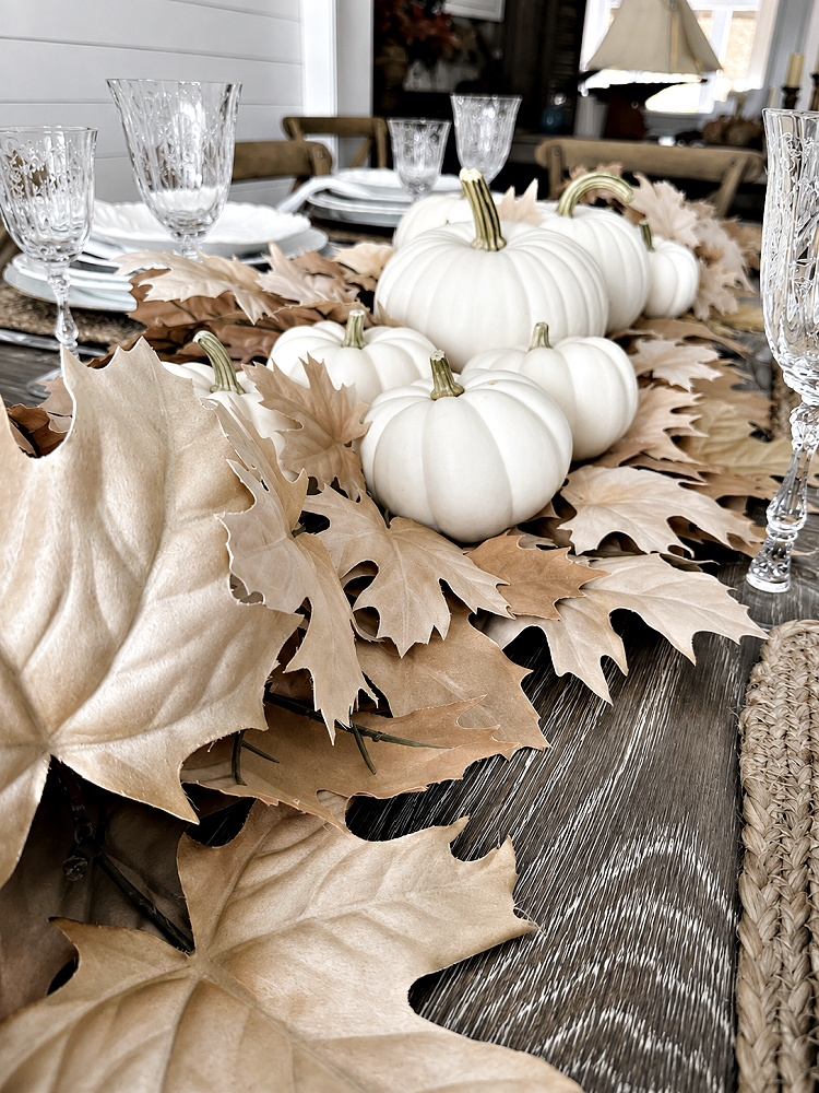 Elegant White Fall Tablescape Ideas for a Timeless Autumn Table
