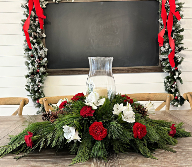 How to make a Christmas centerpiece with greenery