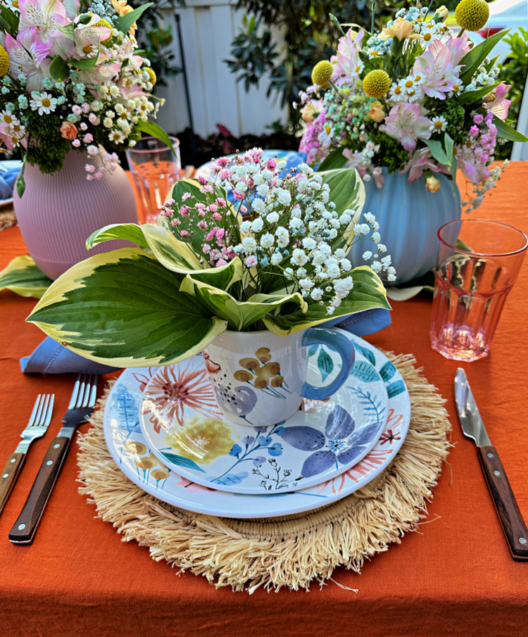 Embrace the Season with a Casual Summer Tablescape