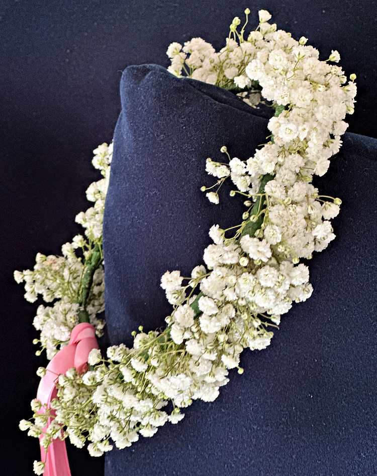 Creating a Stunning Floral Crown with Baby’s Breath:  A Step-by-Step Guide